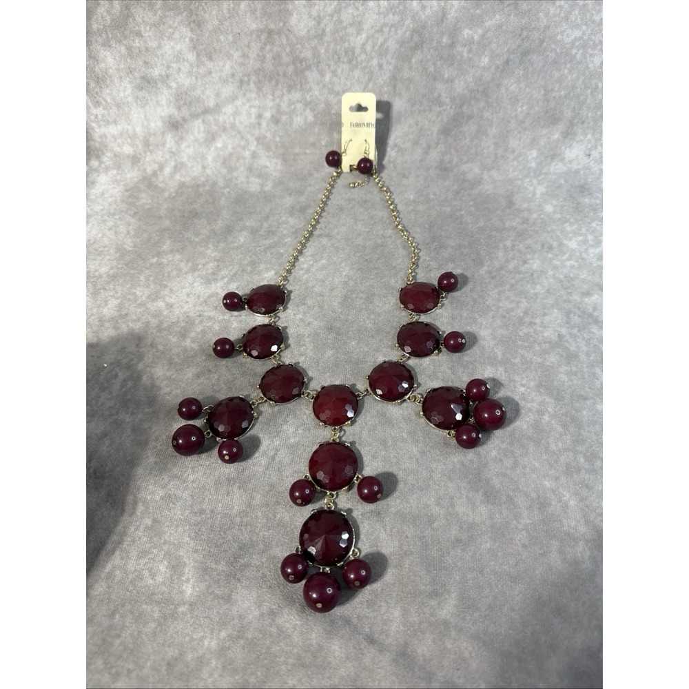 Red Fashionable Women's Necklace Gold Tone Red Beads Matching Earrings